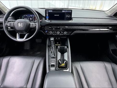 Used 2024 Honda Accord Touring image 15