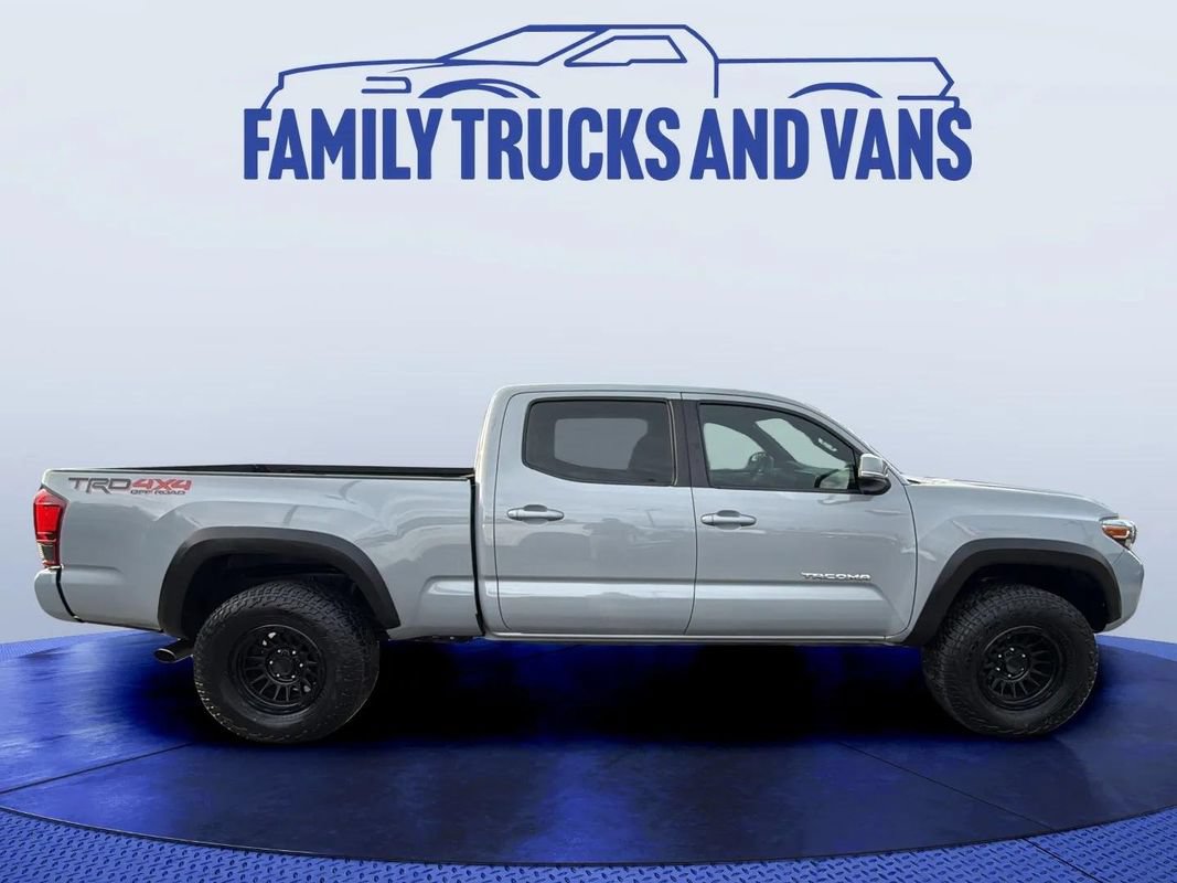 Used 2018 Toyota Tacoma TRD Off-Road w/ TRD Premium Off Road Package AWD/4WD image 6