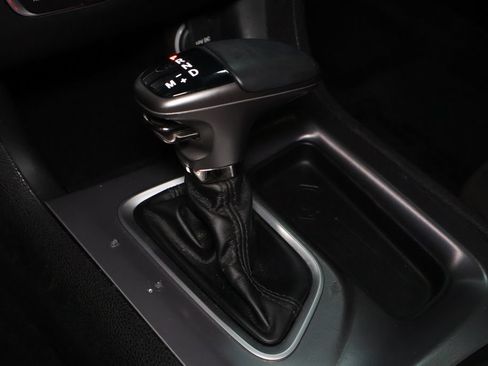 Used 2020 Dodge Charger SXT AWD/4WD image 31