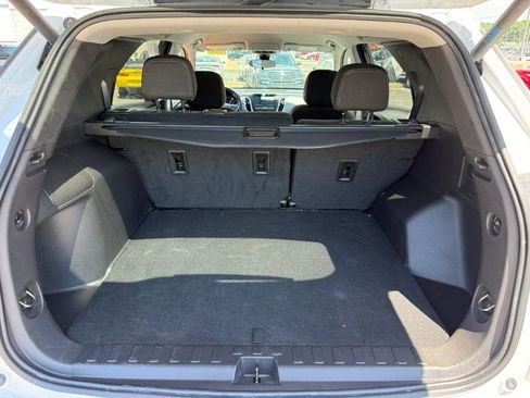 Used 2024 Chevrolet Equinox LT w/ Driver Convenience Package AWD/4WD image 17