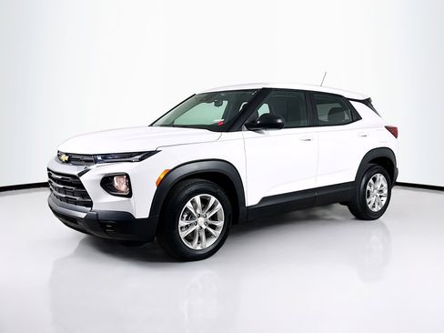 Used 2023 Chevrolet TrailBlazer LS FWD image 4