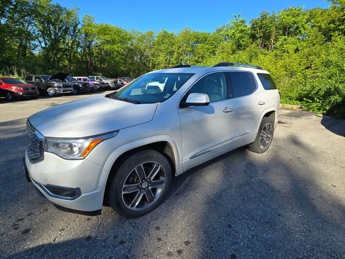 Used 2019 GMC Acadia Denali AWD/4WD image 2