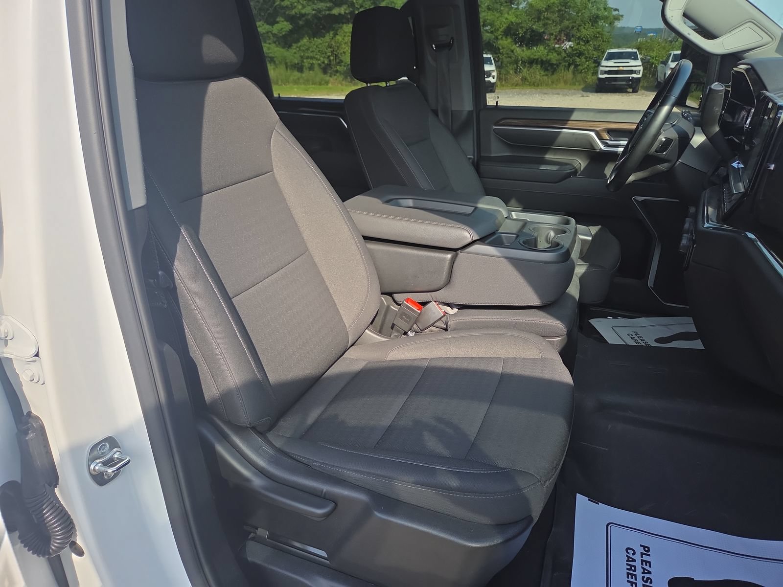Used 2025 Chevrolet Silverado 2500 LT AWD/4WD image 25