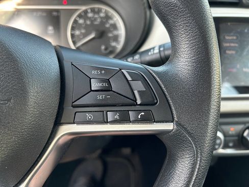 Used 2021 Nissan Versa SV image 11