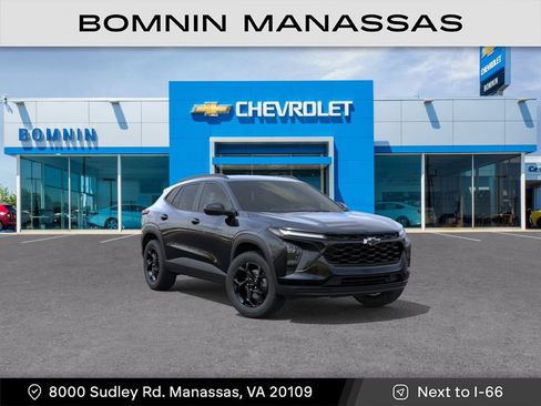 New 2026 Chevrolet Trax LT w/ Midnight Edition FWD image 2
