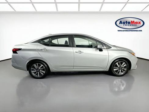 Used 2023 Nissan Versa SV FWD image 9