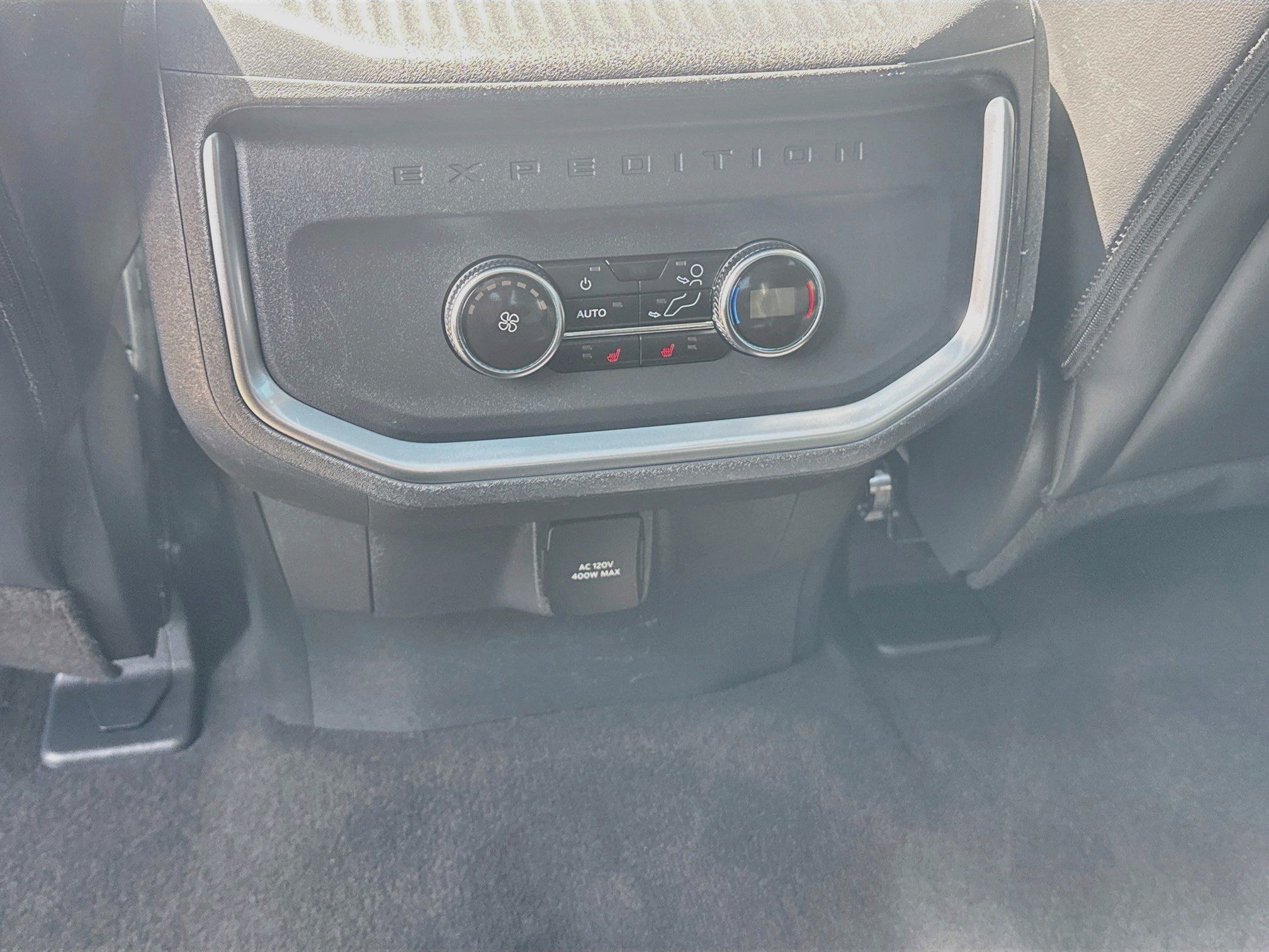 Used 2025 Ford Expedition Platinum AWD/4WD image 29