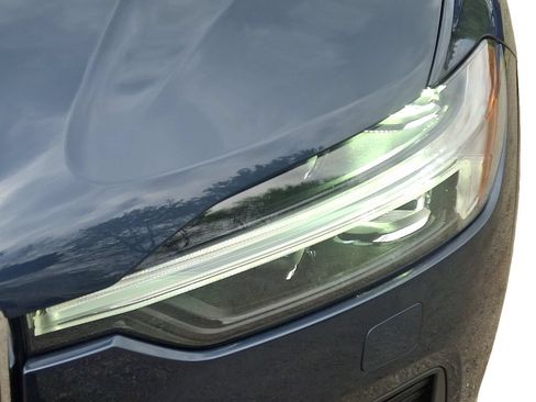 Used 2022 Volvo XC60 B5 Momentum AWD/4WD image 10