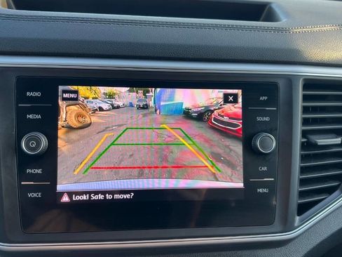 Used 2019 Volkswagen Atlas SE w/ Towing Package image 17