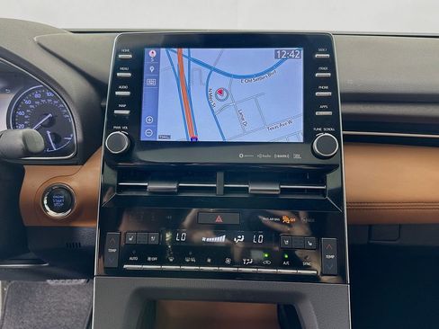 Used 2019 Toyota Avalon Limited w/ Advanced Safety Package FWD image 13