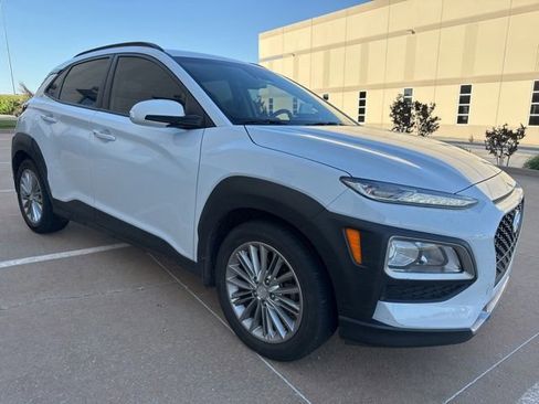 Used 2019 Hyundai Kona SEL w/ SEL Tech Package 02 FWD image 3