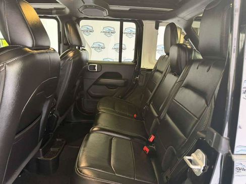 Used 2020 Jeep Wrangler Unlimited Sahara AWD/4WD image 16