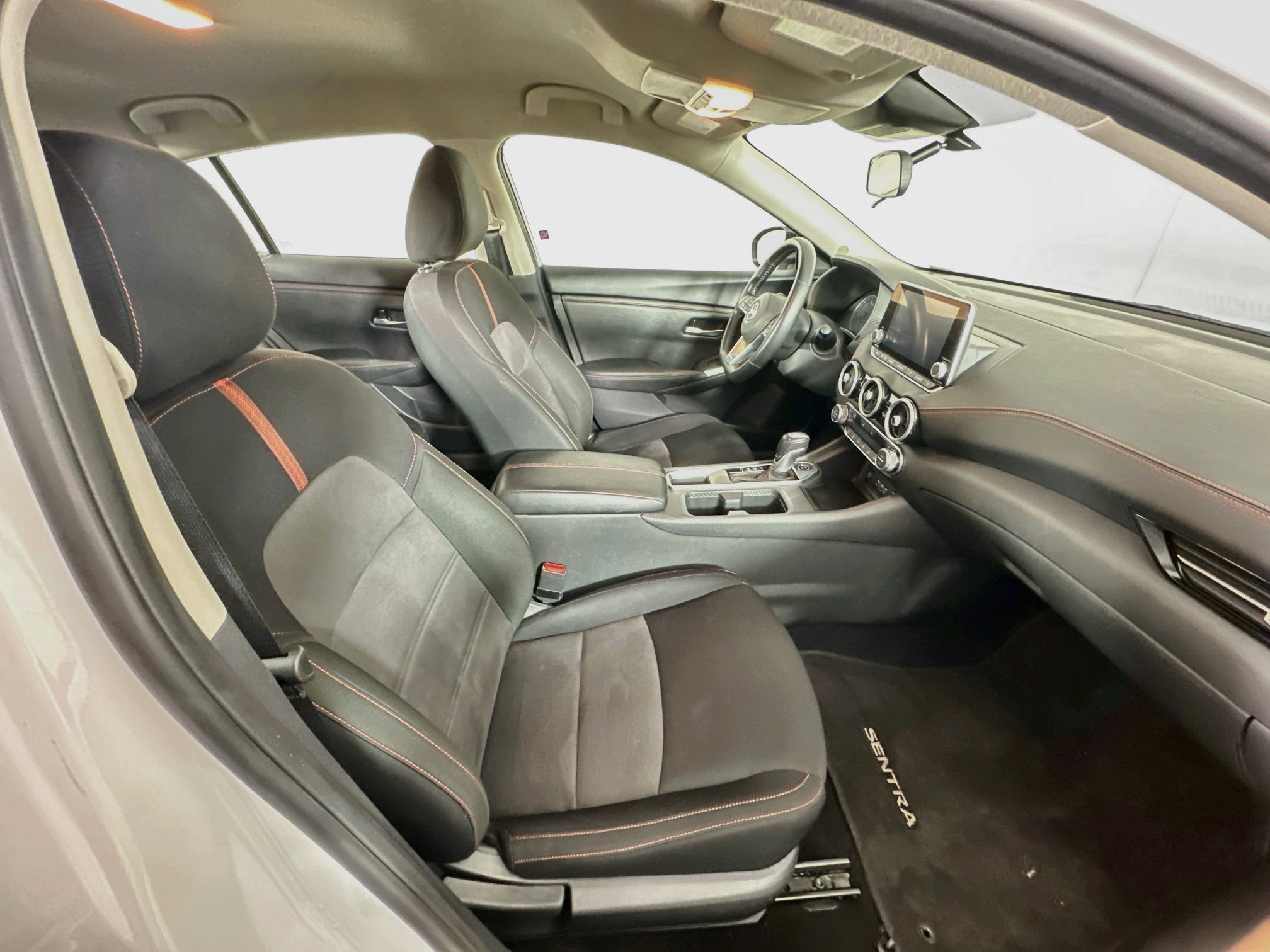 Used 2025 Nissan Sentra SR FWD image 29