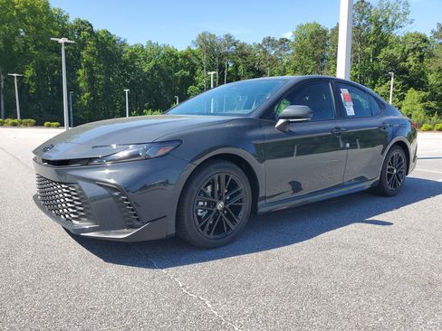 New 2026 Toyota Camry SE FWD image 3