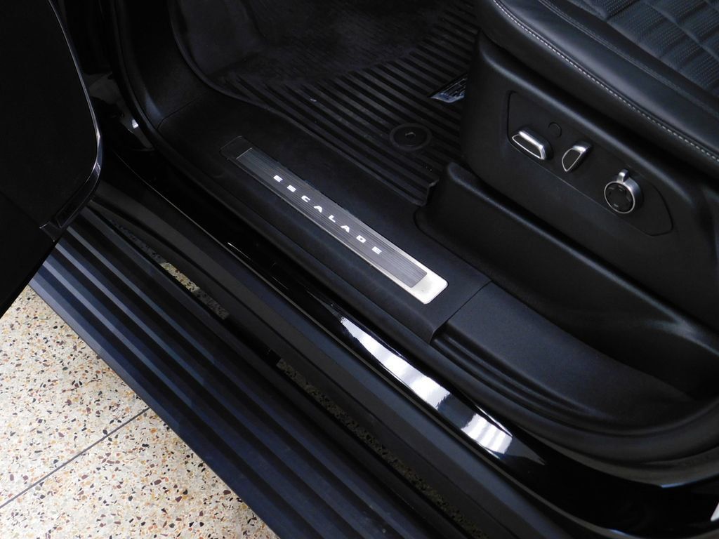 Used 2024 Cadillac Escalade ESV V w/ LPO, Floor Liner Package AWD/4WD image 29