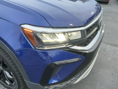 Certified 2023 Volkswagen Taos SE w/ Black Wheel Package image 27