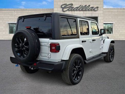 Used 2023 Jeep Wrangler Unlimited Sahara w/ Cold Weather Group image 7