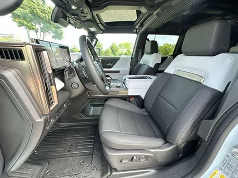 Used 2024 GMC Hummer EV 2X AWD/4WD image 17