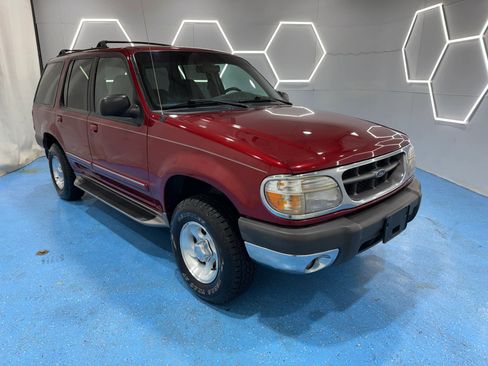 Used 1999 Ford Explorer 4WD 4-Door image 2