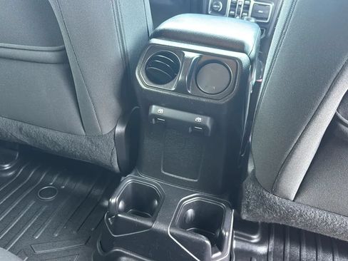 Used 2019 Jeep Wrangler Unlimited Sport S AWD/4WD image 30