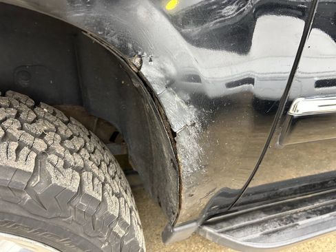 Used 2012 Chevrolet Suburban LTZ image 3