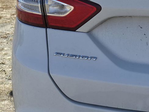 Used 2015 Ford Fusion SE w/ Equipment Group 201A image 25