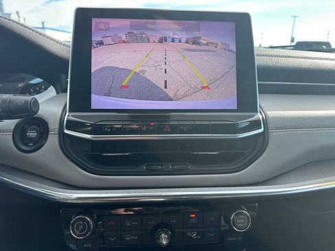 Used 2024 Jeep Compass Limited image 18