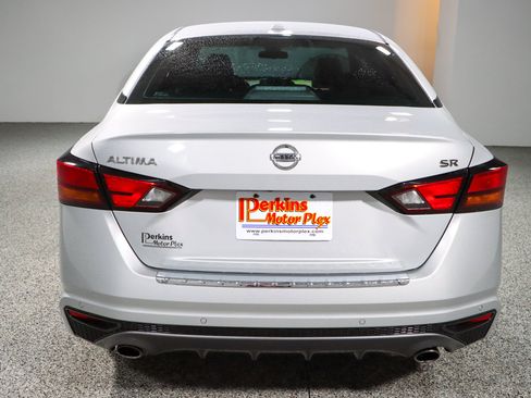 Used 2021 Nissan Altima 2.5 SR FWD image 8