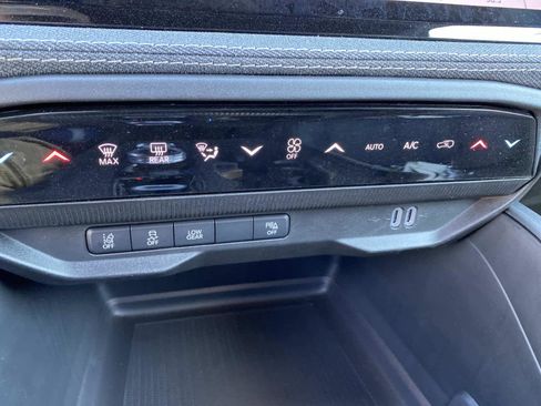 New 2026 Jeep Cherokee Laredo image 15