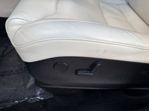 Used 2019 Tesla Model X 75D image 31