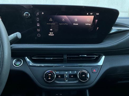 Used 2025 Buick Envista Preferred image 25