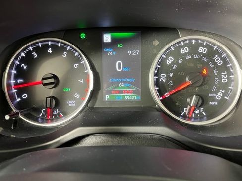 Used 2022 Toyota RAV4 XLE w/ Convenience Package AWD/4WD image 25