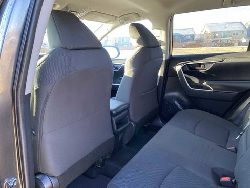 Used 2020 Toyota RAV4 LE image 33