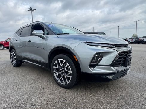 Used 2025 Chevrolet Blazer RS image 9