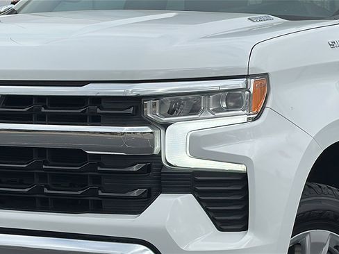 Used 2022 Chevrolet Silverado 1500 LT image 4