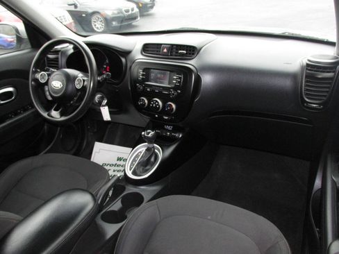 Used 2015 Kia Soul FWD image 24