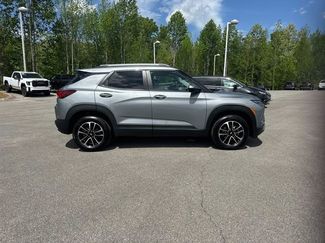 Used 2025 Chevrolet TrailBlazer LT AWD/4WD video 3