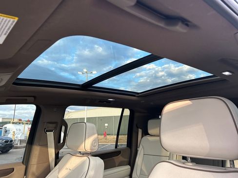 Certified 2025 GMC Yukon XL Denali w/ Sun & Power Step Package image 17