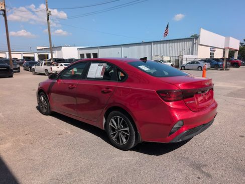 Used 2024 Kia Forte LXS w/ LXS Technology Package FWD image 6