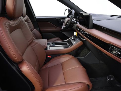 New 2026 Lincoln Aviator Reserve image 16