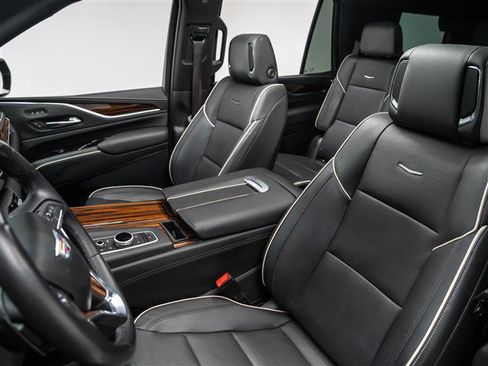 Used 2022 Cadillac Escalade Premium Luxury image 15