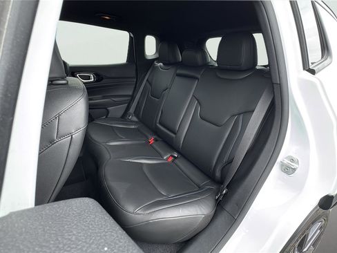 Certified 2026 Jeep Compass Limited AWD/4WD image 12