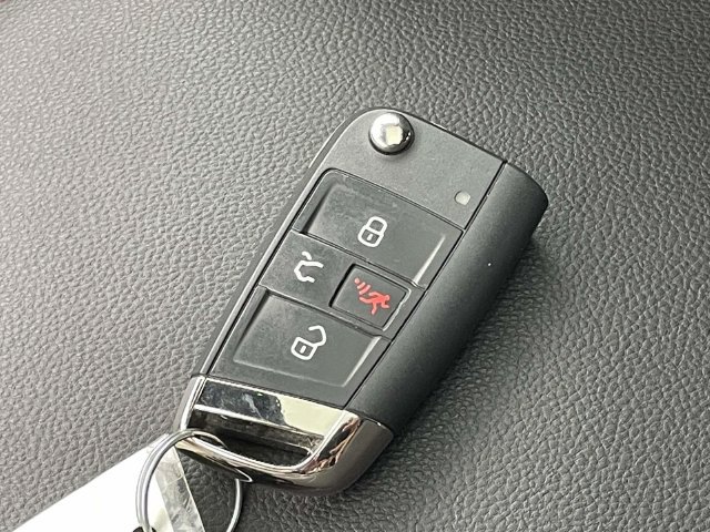 Used 2021 Volkswagen GTI SE FWD image 29