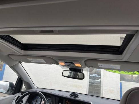 Used 2019 Toyota Sienna XLE Premium image 39