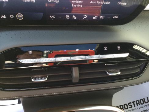 New 2026 Buick Enclave Avenir w/ Super Cruise Package image 12