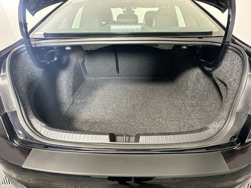 Used 2024 Volkswagen Jetta SE image 28