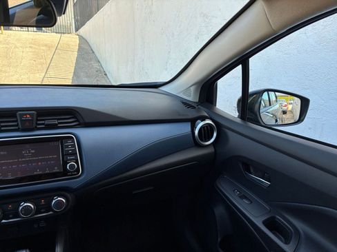 Used 2025 Nissan Versa SV image 33