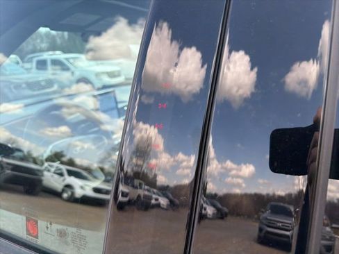 Used 2023 Ford Explorer Limited w/ Limited Technology Package image 14