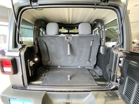 Used 2025 Jeep Wrangler Sport image 24