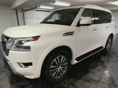 Used 2024 Nissan Armada SL w/ Captain's Chairs Package AWD/4WD image 4